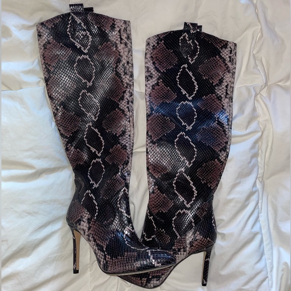 🐍 Vince Camuto Kervana Snake Embossed Knee High Boots - Picture 4 of 5